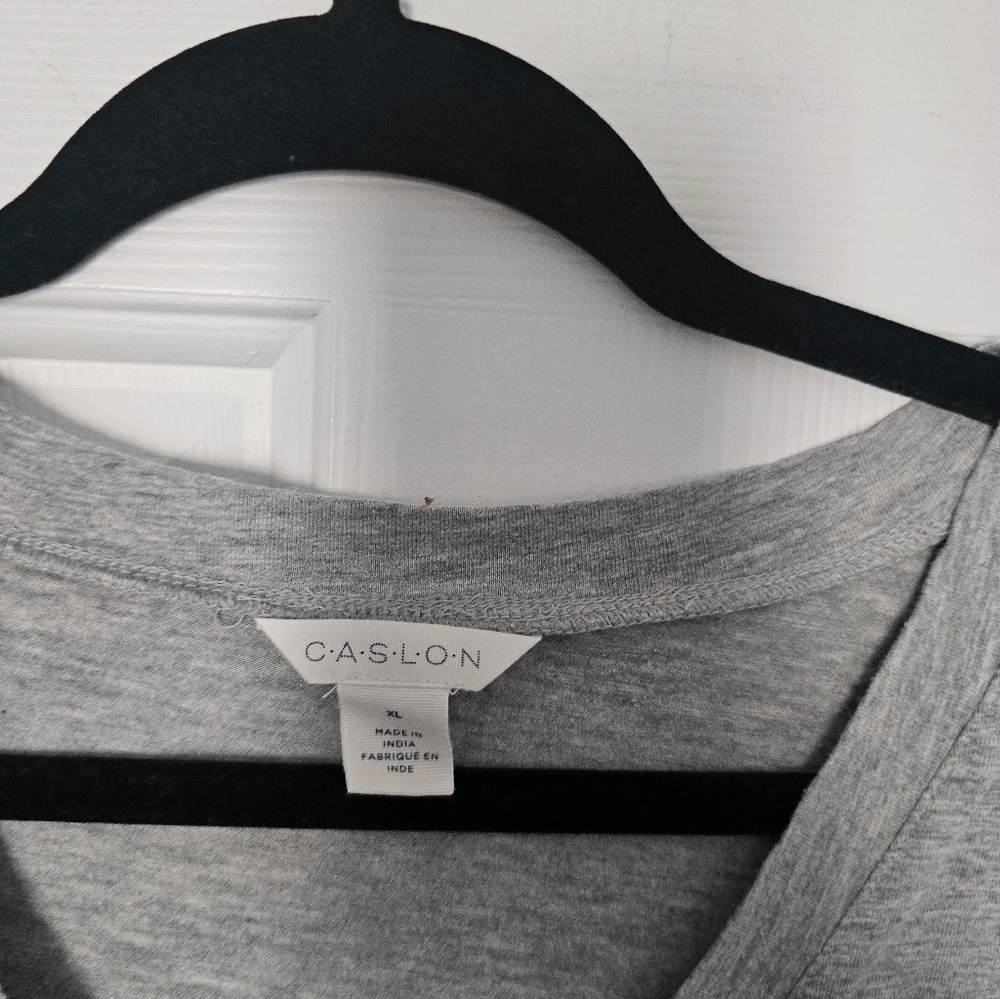 Caslon Gray V-Neck Women's Top Size XL - Picture 2 of 6